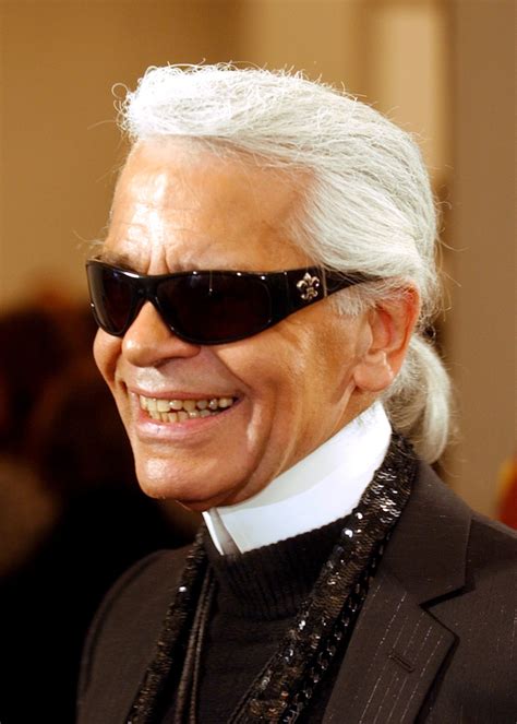 chanel designer dies this year|Karl Lagerfeld, iconic Chanel fashion designer, dies.